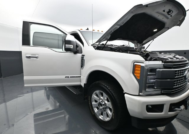 Used 2019 Ford F350 Platinum w/ Platinum Ultimate Package AWD/4WD image 39