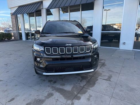 Used 2022 Jeep Compass Limited image 2