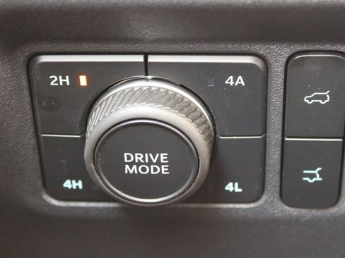 Used 2025 Ford Expedition Active AWD/4WD image 22