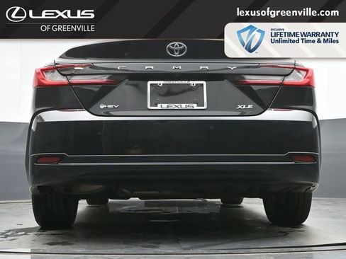 Used 2025 Toyota Camry XLE FWD image 33