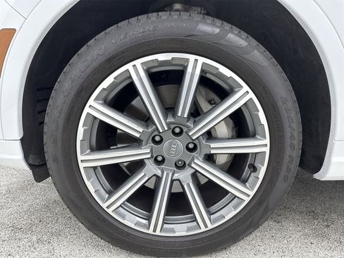 Used 2018 Audi Q7 3.0T Premium Plus w/ Premium Plus Package image 42