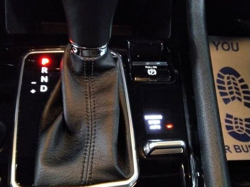 Used 2022 Jeep Compass Limited image 18