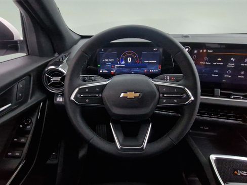 New 2026 Chevrolet Equinox LT w/ Convenience Package II image 10