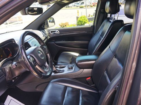 Used 2019 Jeep Grand Cherokee Limited AWD/4WD image 14