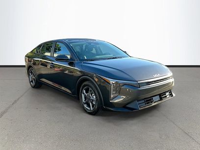 New 2025 Kia K4 LXS