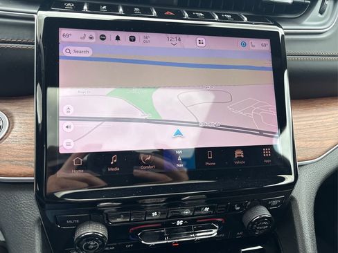 Used 2022 Jeep Grand Cherokee L Summit w/ Advanced Protech Group IV image 26