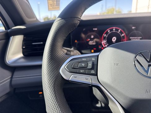 New 2026 Volkswagen Tiguan SE R-Line image 32