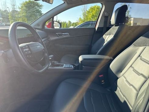 Used 2026 Kia Sportage SX image 8