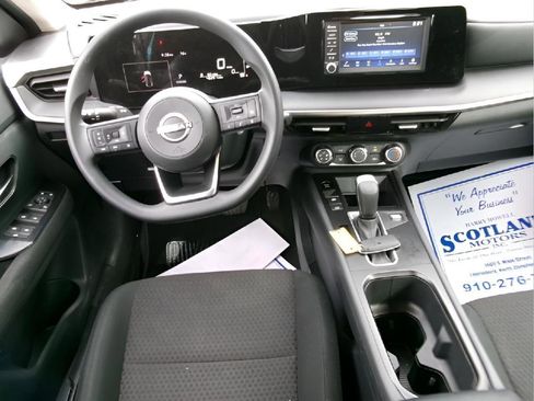 Used 2025 Nissan Kicks S AWD/4WD image 11