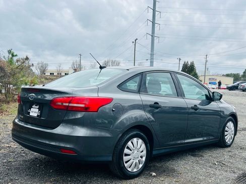 Used 2018 Ford Focus S image 5