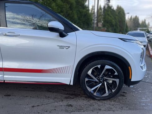 Used 2024 Mitsubishi Outlander Ralliart image 2