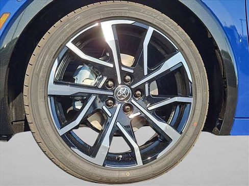 New 2026 Toyota Prius Plug-In Hybrid FWD image 10