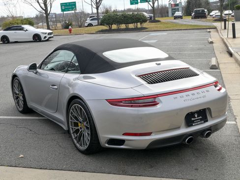 Used 2017 Porsche 911 Carrera 4S image 7