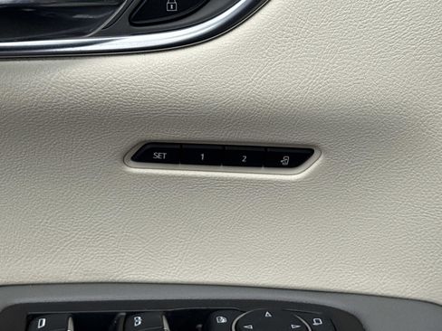 Used 2021 Cadillac XT6 Premium Luxury AWD/4WD image 12
