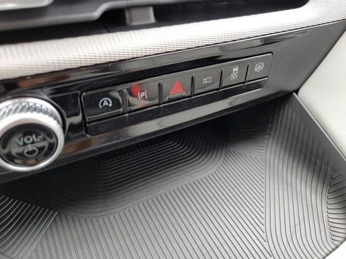 New 2025 Ford Explorer Active w/ Active Comfort Package image 24