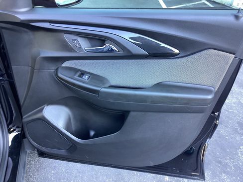 Used 2023 Chevrolet TrailBlazer LT w/ Convenience Package image 24