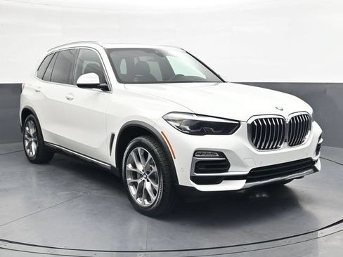 Used 2021 BMW X5 xDrive40i w/ Premium Package 3 AWD/4WD image 2
