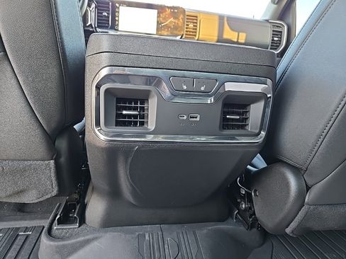 Used 2024 GMC Sierra 2500 SLT w/ SLT Premium Package image 16