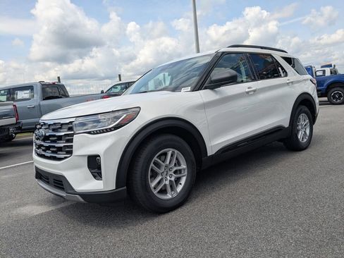 New 2026 Ford Explorer Active w/ Active Comfort Package RWD image 8