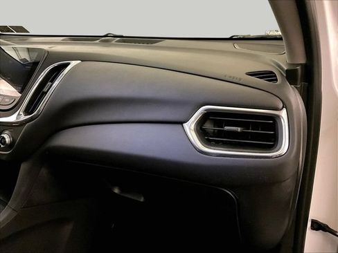 Used 2019 Chevrolet Equinox LT w/ Sun & Navigation Package AWD/4WD image 15