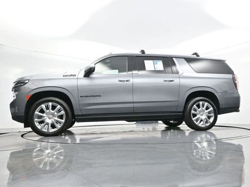 Used 2022 Chevrolet Suburban High Country image 55