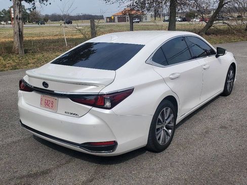 Used 2021 Lexus ES 300h w/ Premium Package image 18