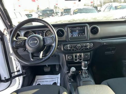 Used 2021 Jeep Gladiator Willys image 15