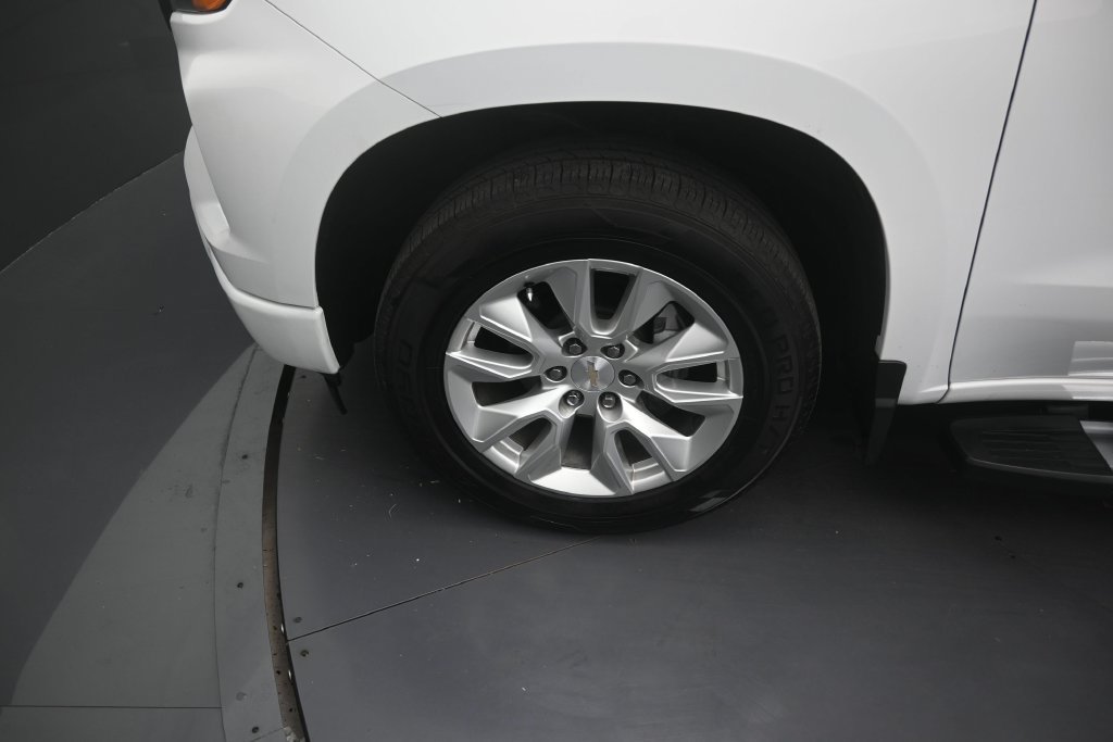Used 2024 Chevrolet Silverado 1500 Custom RWD image 9
