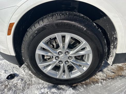 Certified 2025 Cadillac XT5 Luxury image 9