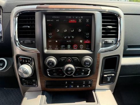 Used 2017 RAM 1500 Laramie w/ Convenience Group AWD/4WD image 32