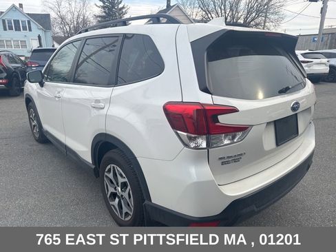 Used 2023 Subaru Forester Premium AWD/4WD image 5
