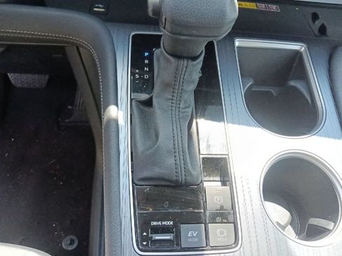 Used 2025 Toyota Sienna LE FWD image 24