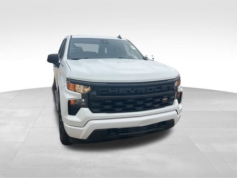 Used 2024 Chevrolet Silverado 1500 Custom image 4