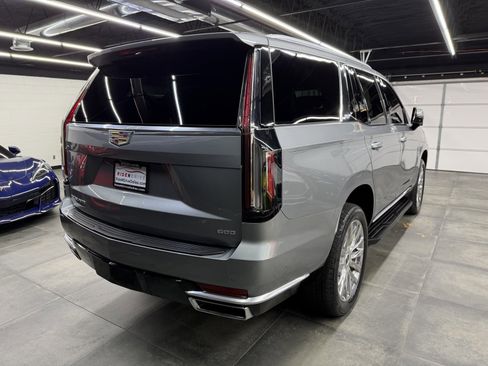 Used 2023 Cadillac Escalade Premium Luxury image 7