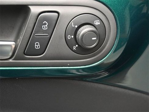 Used 2017 Volkswagen Beetle 1.8T Classic image 21