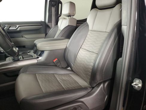 Used 2024 Chevrolet Silverado 1500 ZR2 image 12