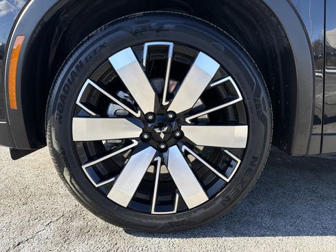 Used 2025 Mitsubishi Outlander SE image 9