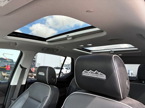 Used 2020 Chevrolet Traverse High Country FWD image 7