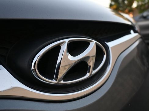 Used 2017 Hyundai Veloster image 47