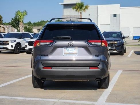 Used 2025 Toyota RAV4 XLE AWD/4WD image 6