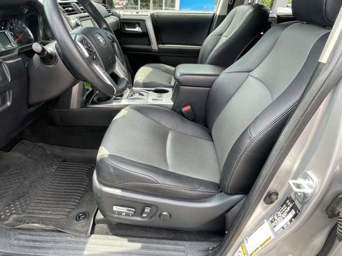 Used 2018 Toyota 4Runner SR5 Premium RWD image 12