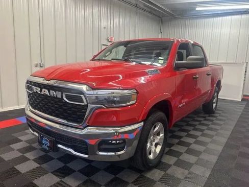 Used 2025 RAM 1500 Big Horn AWD/4WD image 7