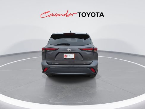 Used 2024 Toyota Highlander Limited image 7