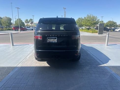 Used 2025 Land Rover Discovery Dynamic SE image 6