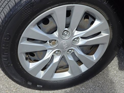 Used 2020 Kia Soul LX image 14