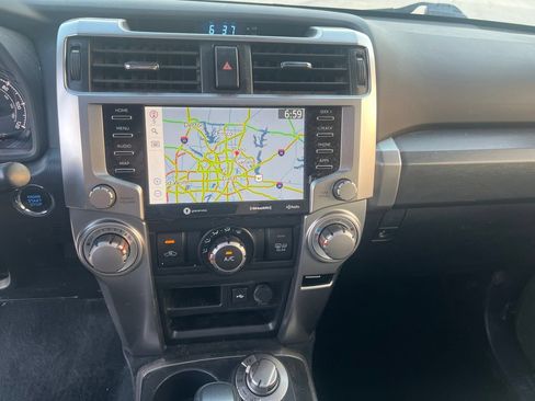 Used 2022 Toyota 4Runner SR5 Premium w/ Moonroof Package AWD/4WD image 10