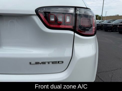 Certified 2022 Jeep Compass Limited w/ Sun and Sound Group AWD/4WD image 5