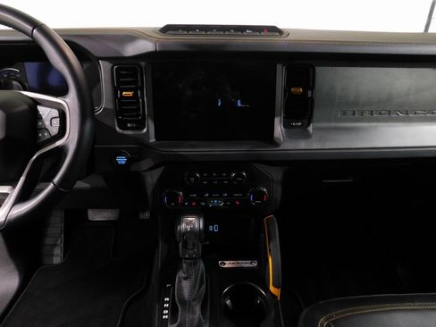 Used 2024 Ford Bronco Badlands image 48