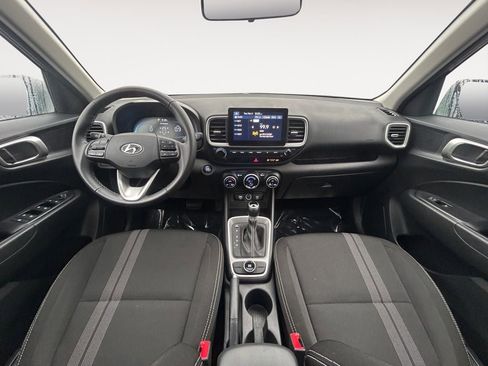 Certified 2025 Hyundai Venue SEL image 13