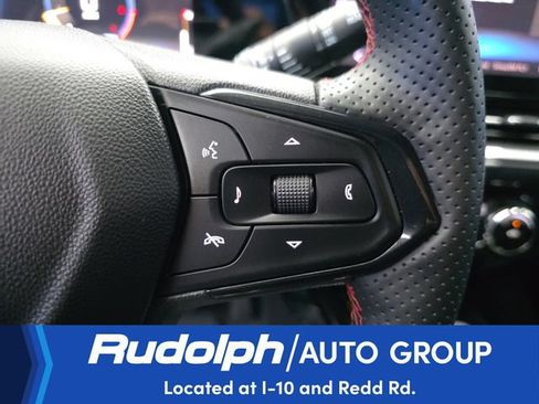 Used 2025 Chevrolet Trax RS w/ Sunroof Package FWD image 17